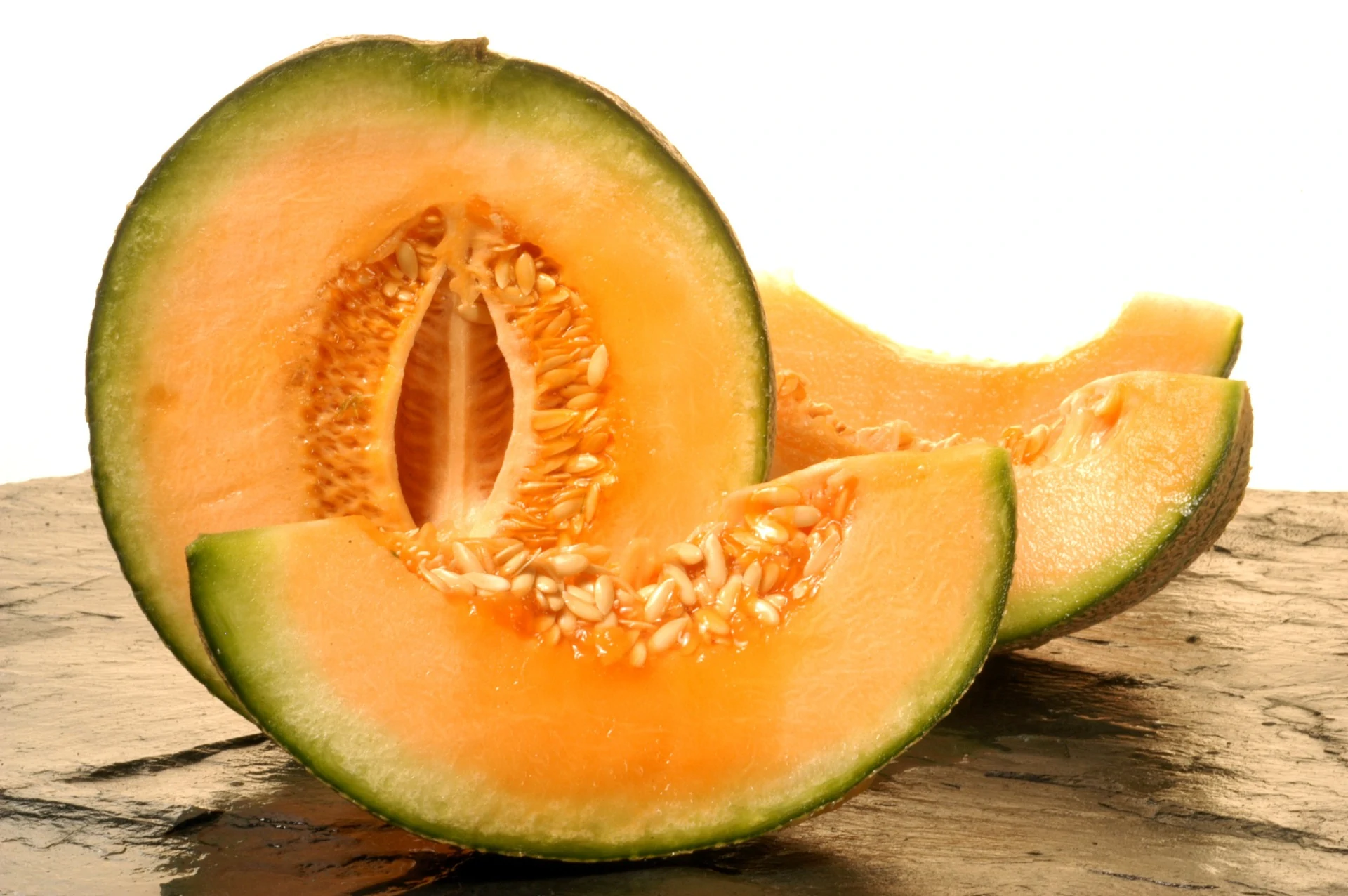 Aprendiendo a cortar el melón 1 01 MELON CORTE RODAJAS